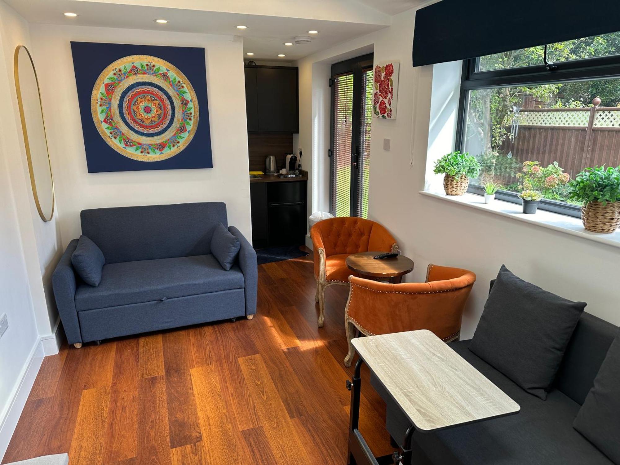 Bespoke Gallery Guesthouse Hendon Exterior photo