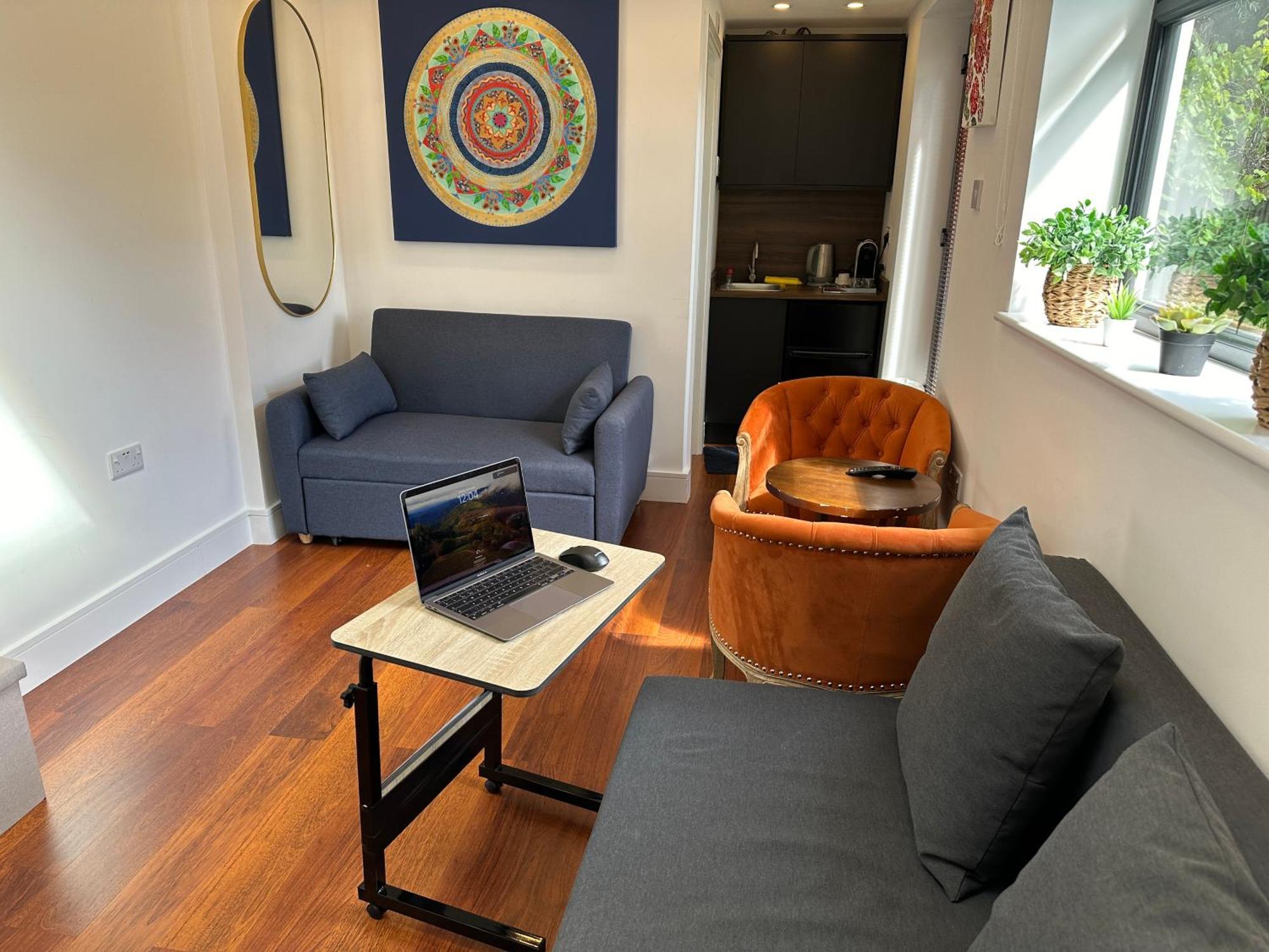 Bespoke Gallery Guesthouse Hendon Exterior photo